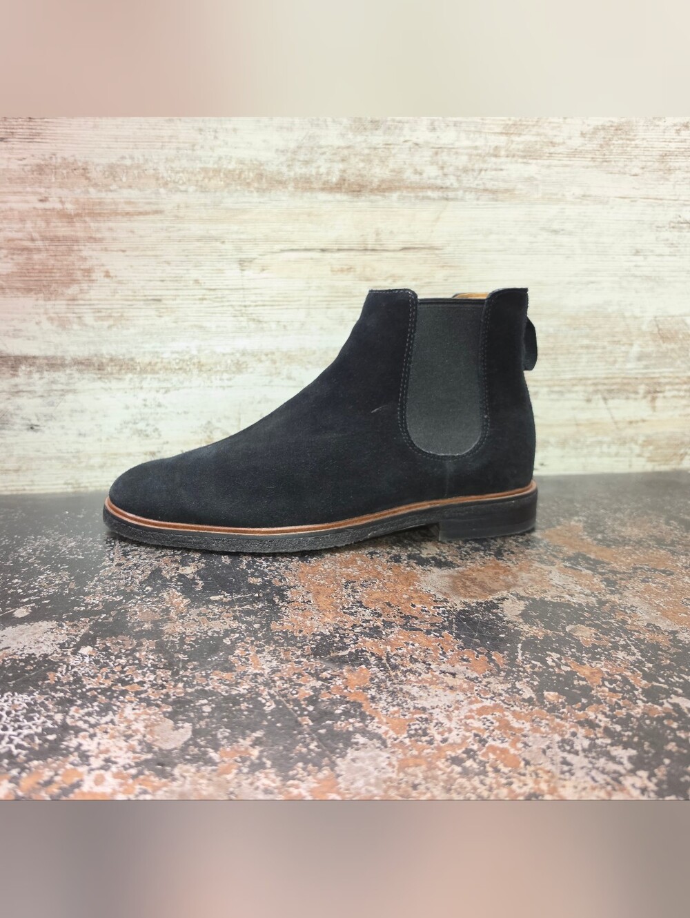Mens Clarks Chelsea Boots Sz 9.5 Used Black Suede VGC Natural Crepe Rubber
